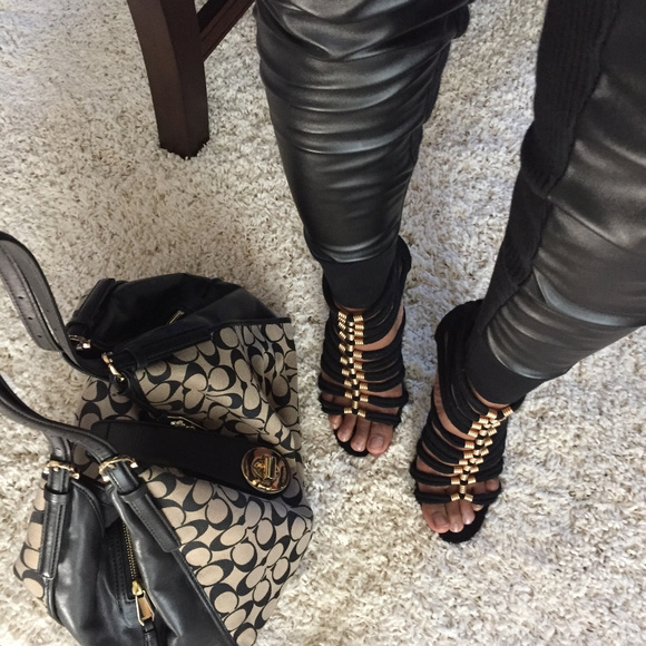 Elnora - Picture 3 of 10